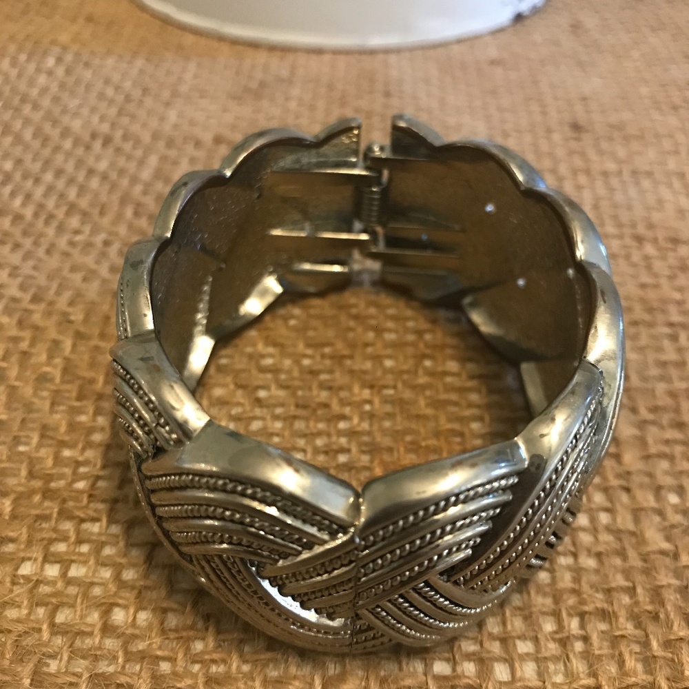 New York & Company Bangle Bracelet - Picture 2 of 3